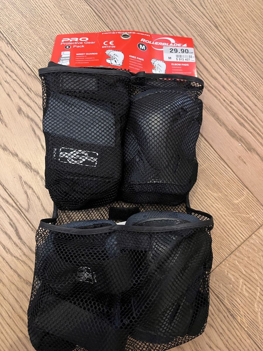 Protections: Protection Rollerblade PRO M 3 pièces neuf – D'occasion à Grand-Lancy par samkukai