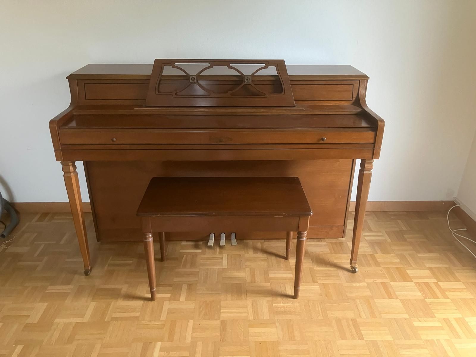 Wurlitzer Strumenti musicali: Wunderschönes Klavier von Rudolph Wurlitzer mit Hocker. – Usato da Zürich venduto da gates_11 6
