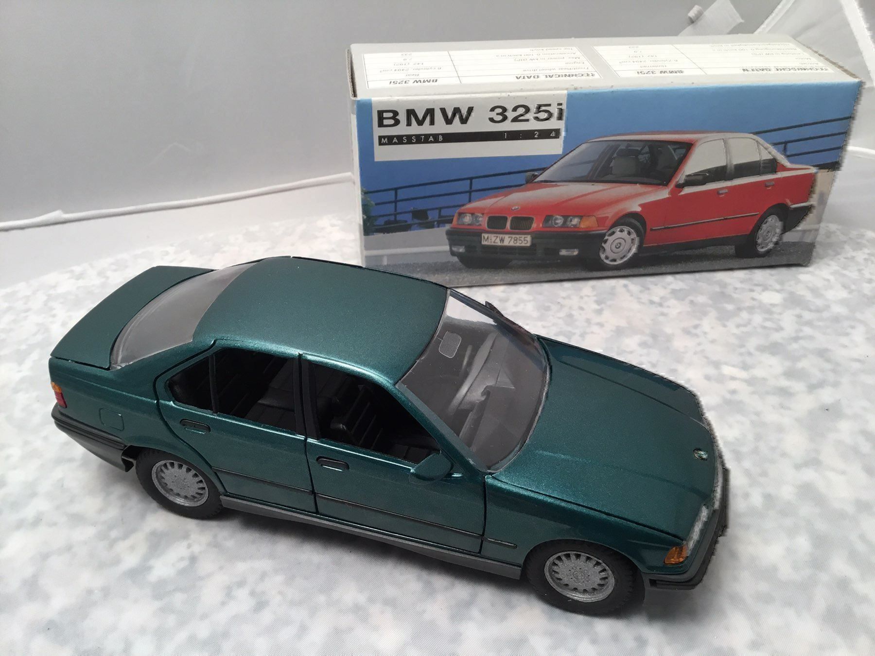 BMW Modellini d'auto: BMW 3er Reihe ( E36 ) – Nuovo e nell'imballaggio originale da Erlenbach im Simmental venduto da Model_box