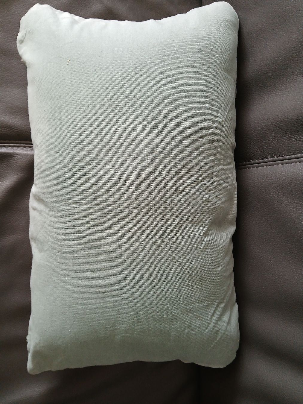 Kissen: Decorative cushion embroidered floral design 45x30cm – Gebraucht aus Dübendorf von LoRi-2026 2