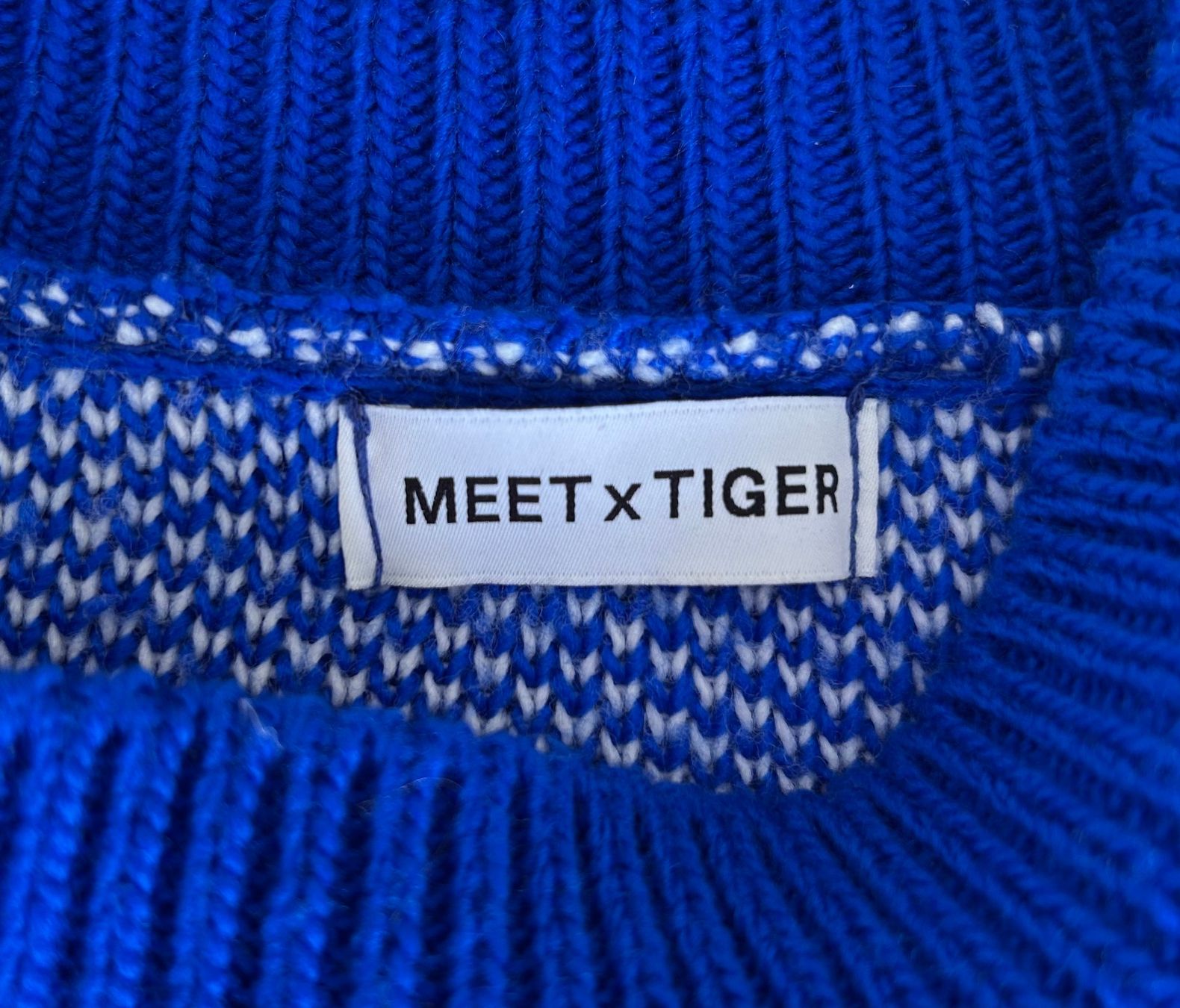 Pullover & Sweatshirts: Meet x Tiger Pulli Pullover, knallblau & Sterne, M, sweater – Gebraucht aus Zürich von aboxi 1
