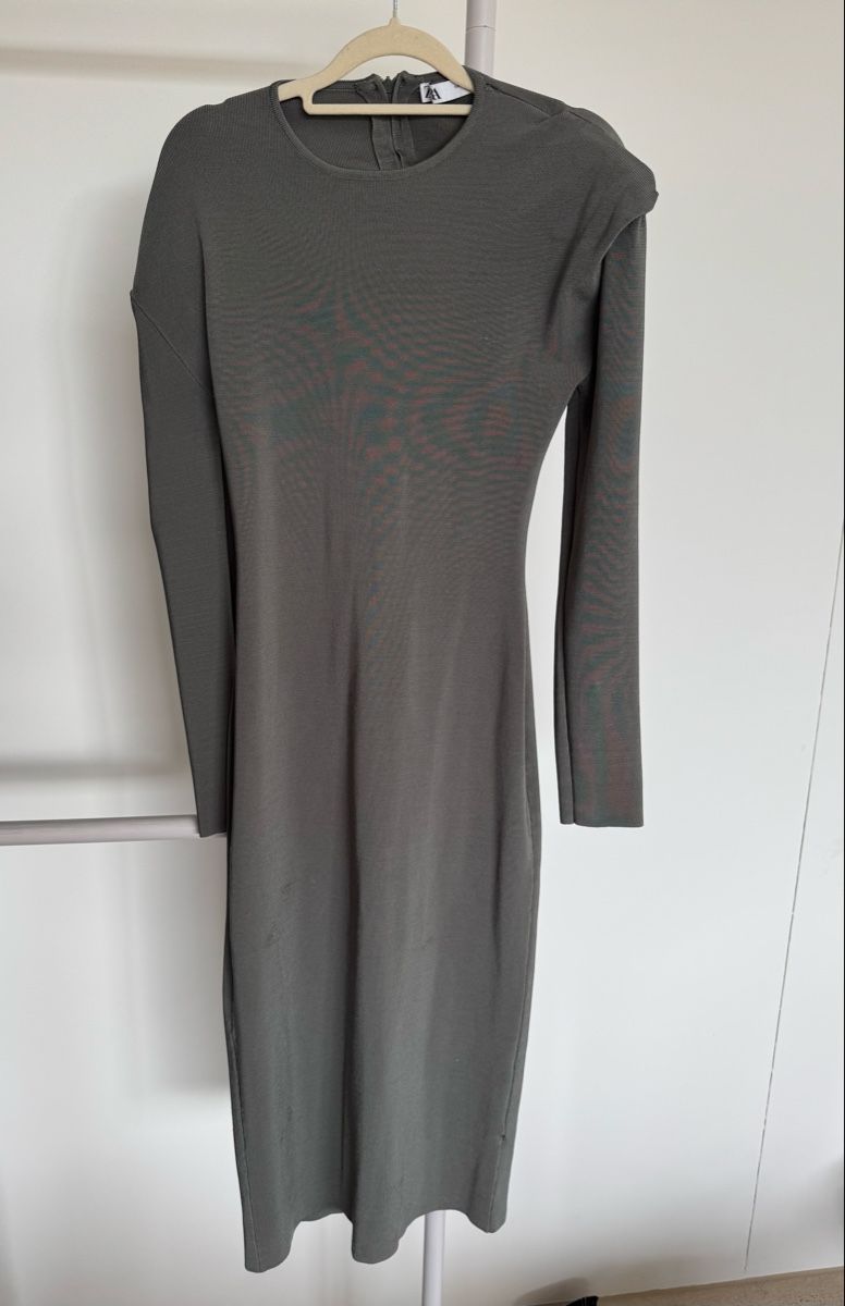Zara Vestiti: Zara Midi-Kleid – Usato da Zürich venduto da di_archive