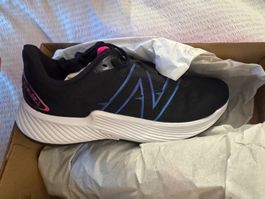 New Balance Fuel Cell Prism V2 Laufschuhe (Neupreis 210 CHF)