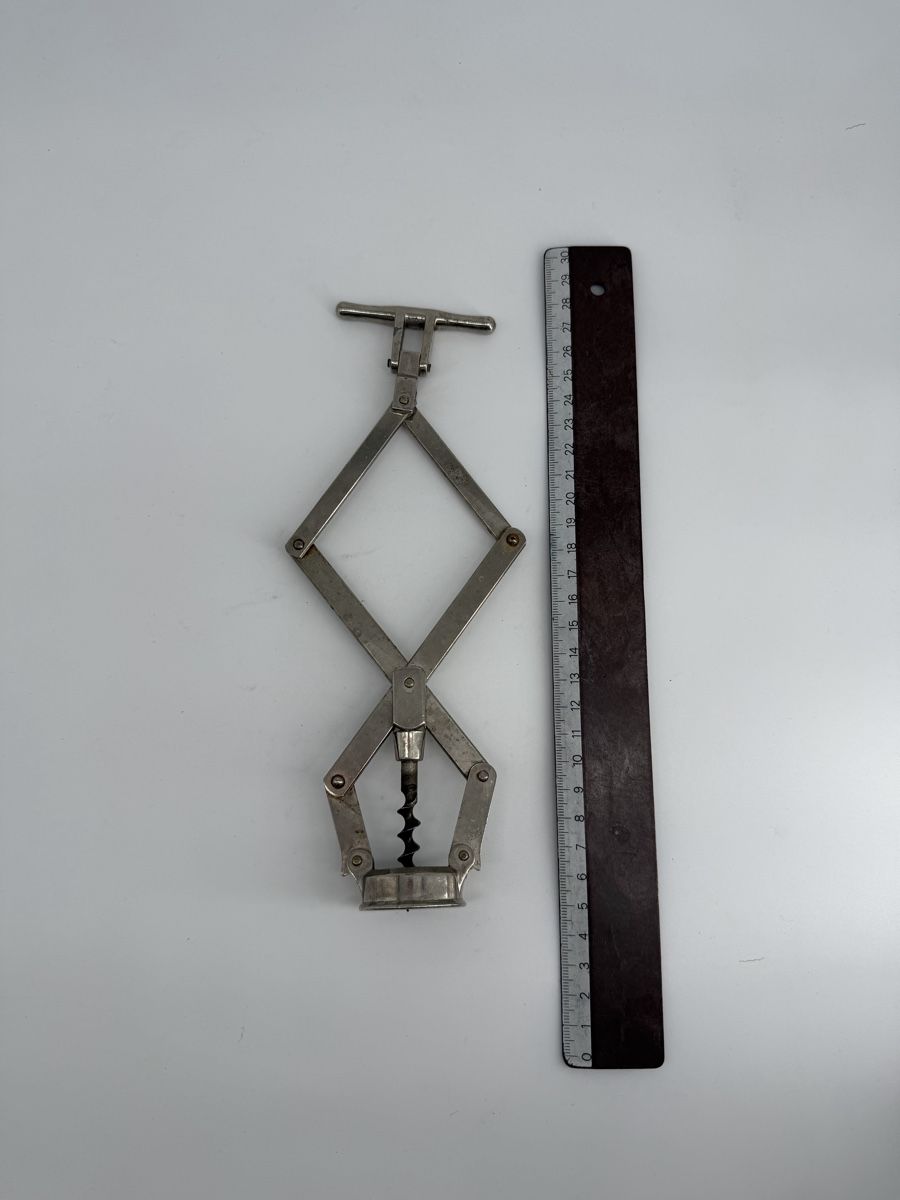 Apribottiglie & Tappi per chiusura: Ancien Tire-bouchon zig zag system – Usato da Vessy venduto da _Callidus_ 1