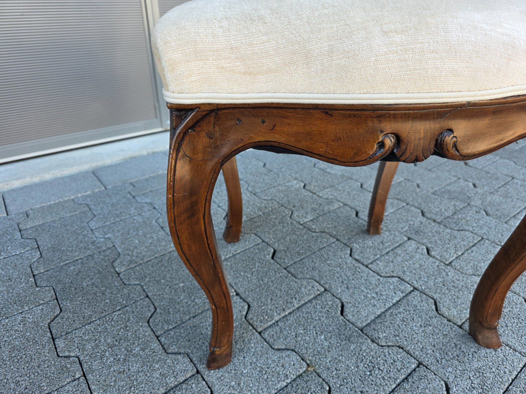 Stühle: klassischer Vintage Stuhl Hocker Sessel – Gebraucht aus Walterswil BE von Lonitti 2