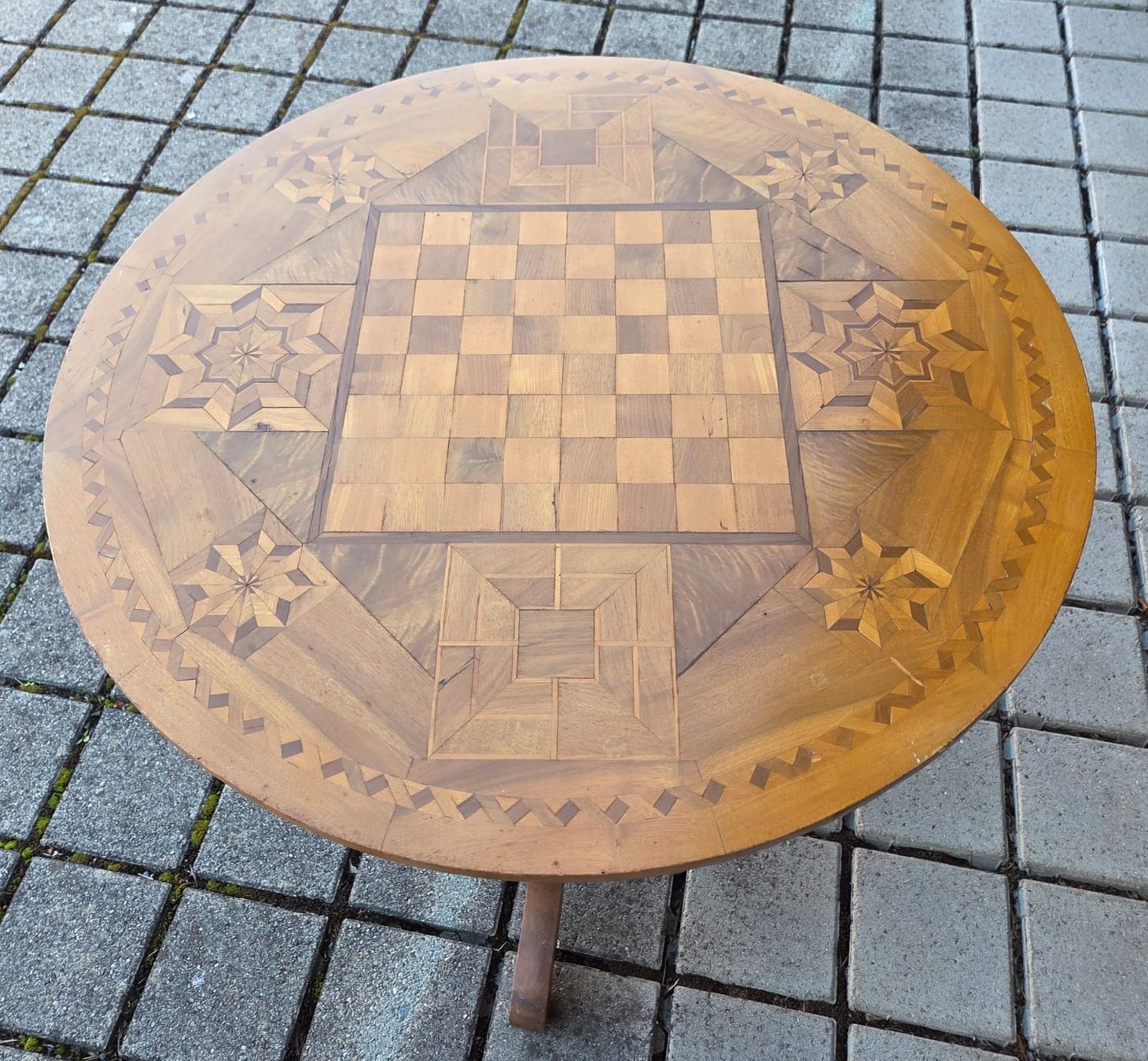 Tavoli: Antiker Spieltisch, klappbar – Usato da Eglisau venduto da euphi75