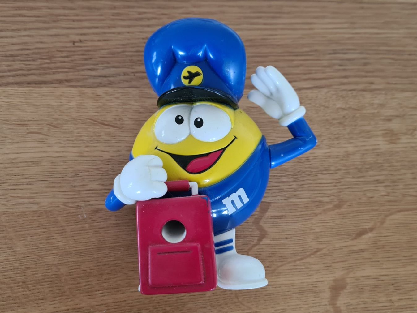 Figuren: Vintage Yellow M&A Spender Pilot von 2000 – Gebraucht aus Winterthur von stufaphi 1