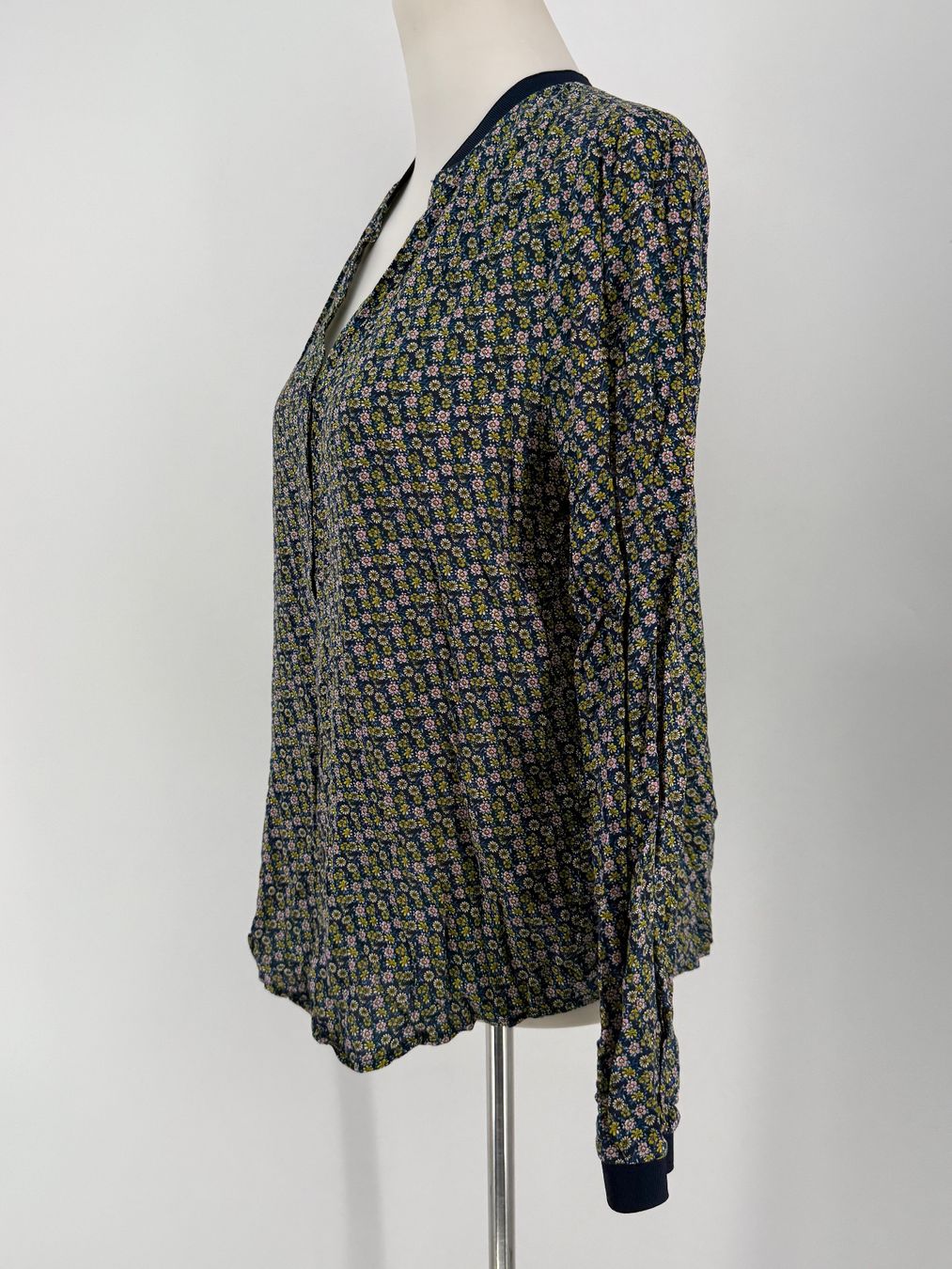 Esprit Camicette: Bluse mit Blumenmuster Gr. L von edc/ Esprit – Usato da Auenstein venduto da moin. 1