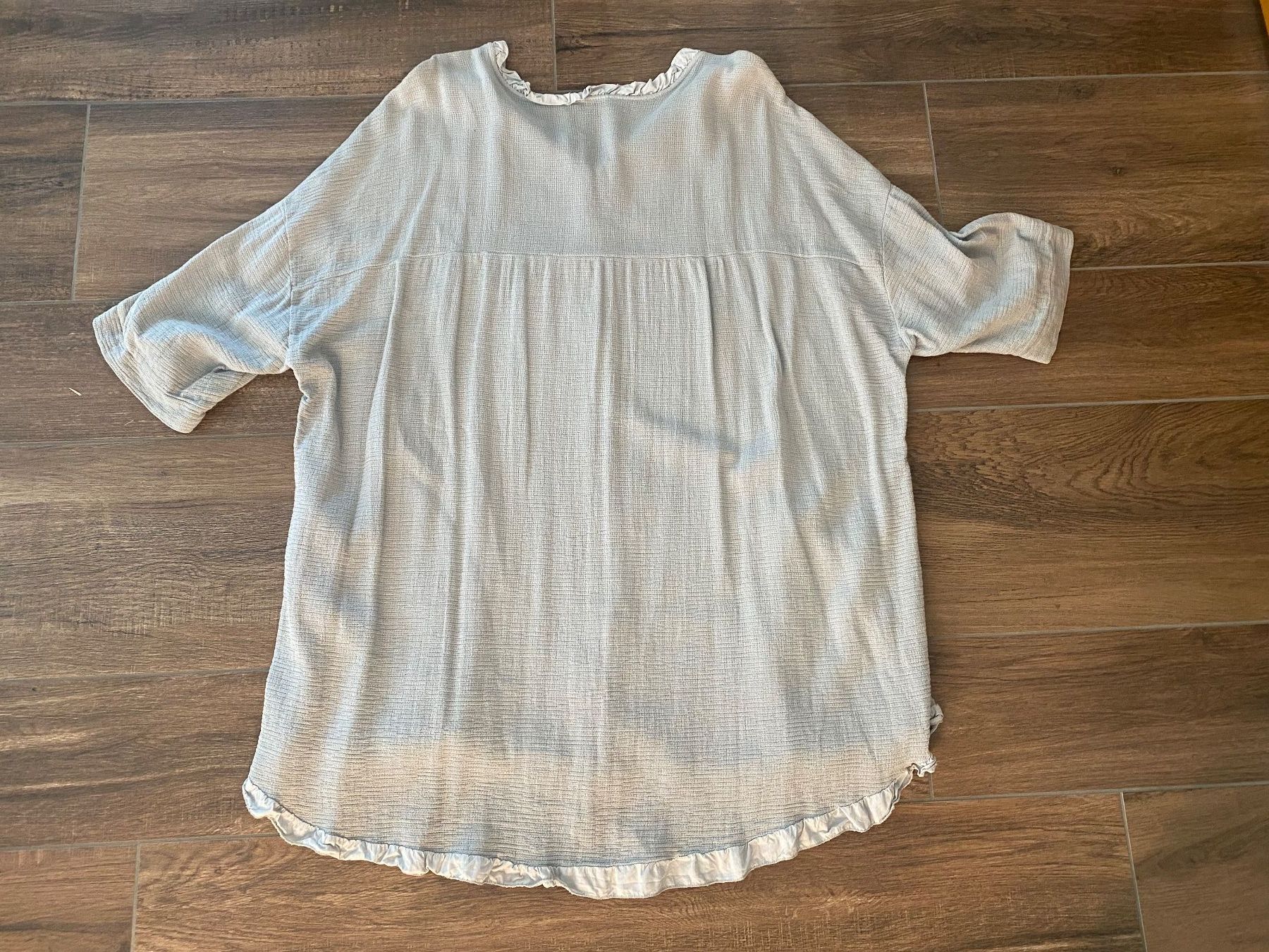 Blusen: New Collection lange Bluse hellgraublau Gr. XXL oversized – Neu (gemäss Beschreibung) aus Arlesheim von san_w9vr 1
