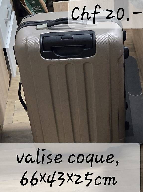 Valises de voyage: Valise coque  – D'occasion à Le Sentier par dtr_9hyj 2