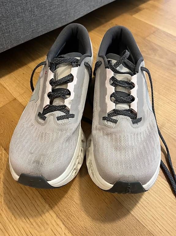 On Damenschuhe: On Cloudmonster 3 weiss/grau Größe 40 – Gebraucht aus Güttingen von sin_6lcy 1