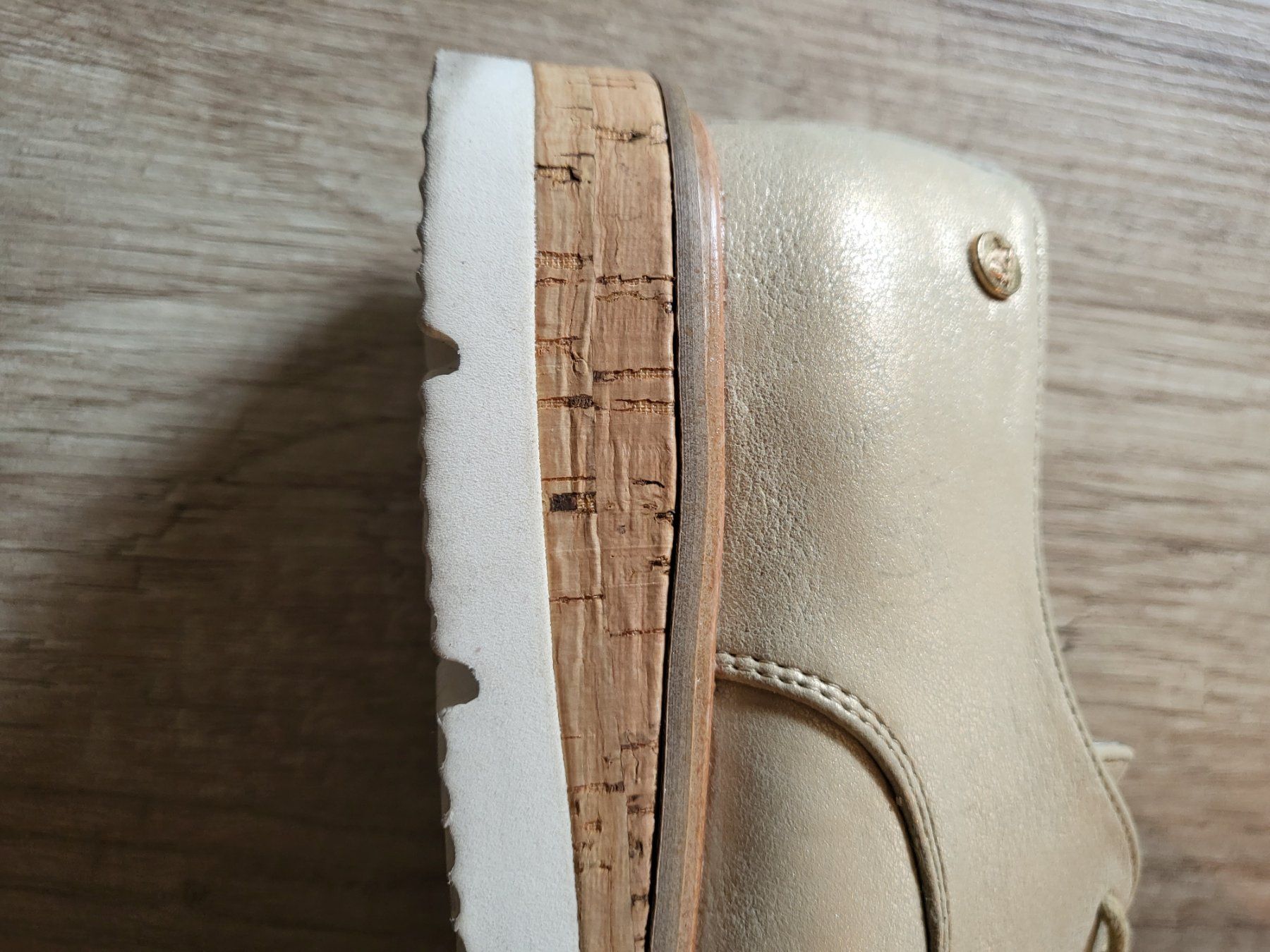 Scarpe da donna: Schöne goldfarbige bequeme Schuhe – Usato da St. Niklaus VS venduto da BrittaR 3