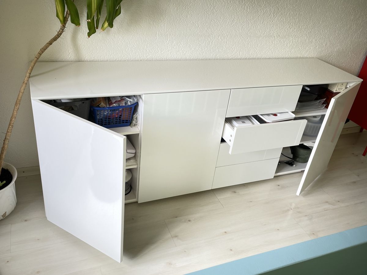 Kommoden: Weisses Sideboard, 3-türig, 4 Schubladen – Gebraucht aus Biel/Bienne von Tribo85 1