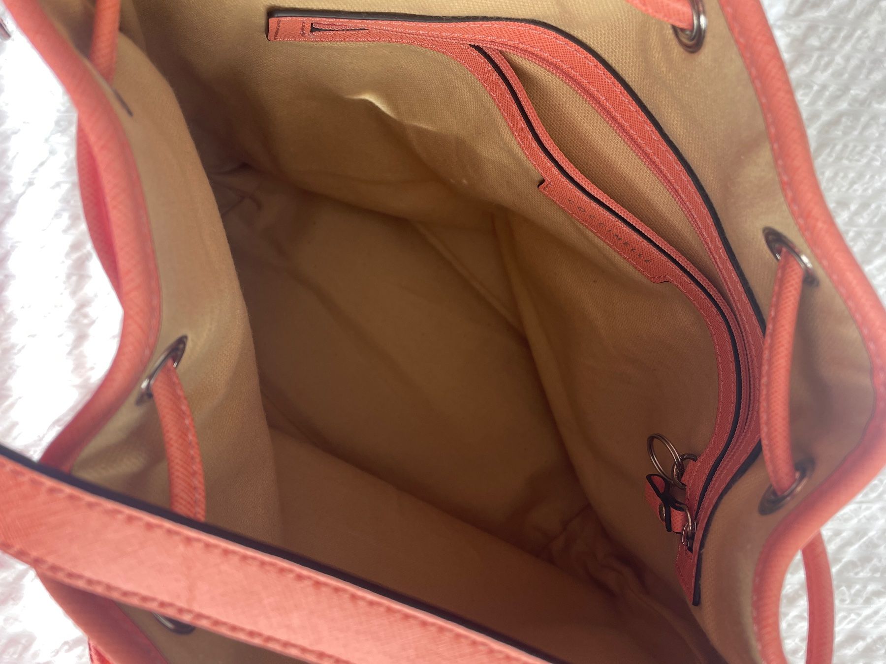 Coccinelle Borse da donna: Coccinelle Leder Bucket Bag – Nuovo (secondo la descrizione) da Obfelden venduto da 3zwerge 3