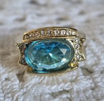 Ring Goldfarben mit blauem Stein