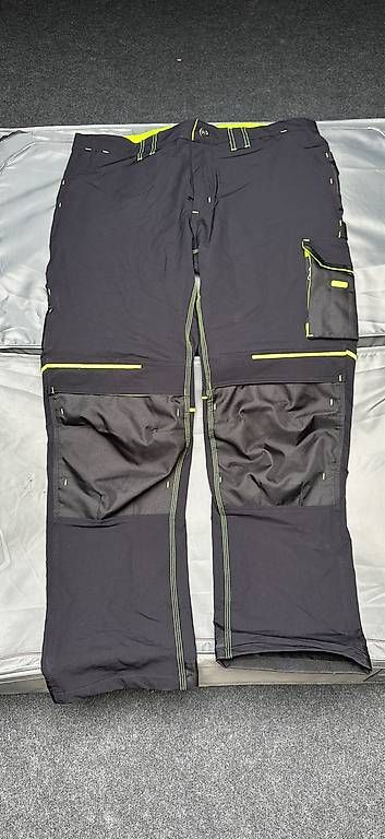 Pantalons: Neu: Arbeitshosen Gr. 58 – D'occasion à Oberhasli par alexandrawuerzburger