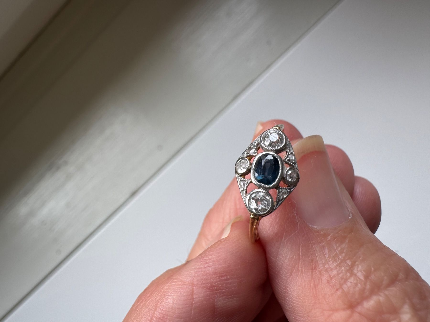 Anelli: Antiker Ring mit Saphir und Diamanten – Usato da Zürich venduto da nad_8tc8 2