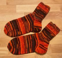 Kindersocken "Morgenrot" - handgestrickt  - Grösse 32 - NEU