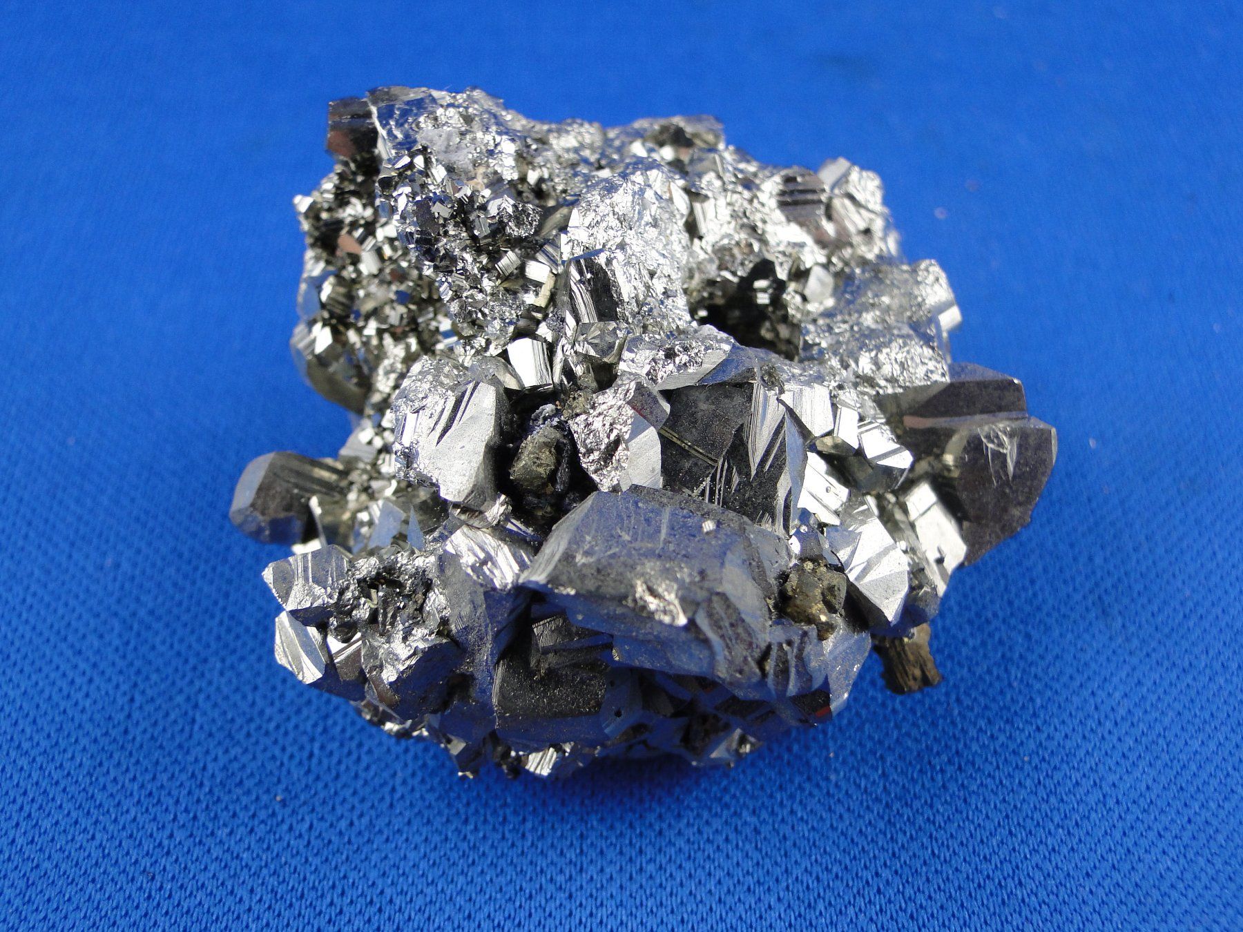Minerali & Pietre curative: Pyrit-Schwimmer – Usato da Schinznach Bad venduto da Demerald 5