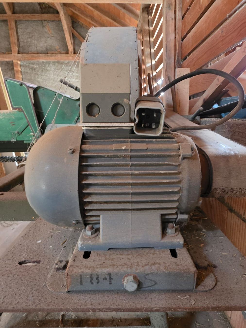 Bucher Alle Maschinen: Strohschneidmaschine / Kurzfuttermaschine alt – Gebraucht aus Bönigen von sil_npd2 4