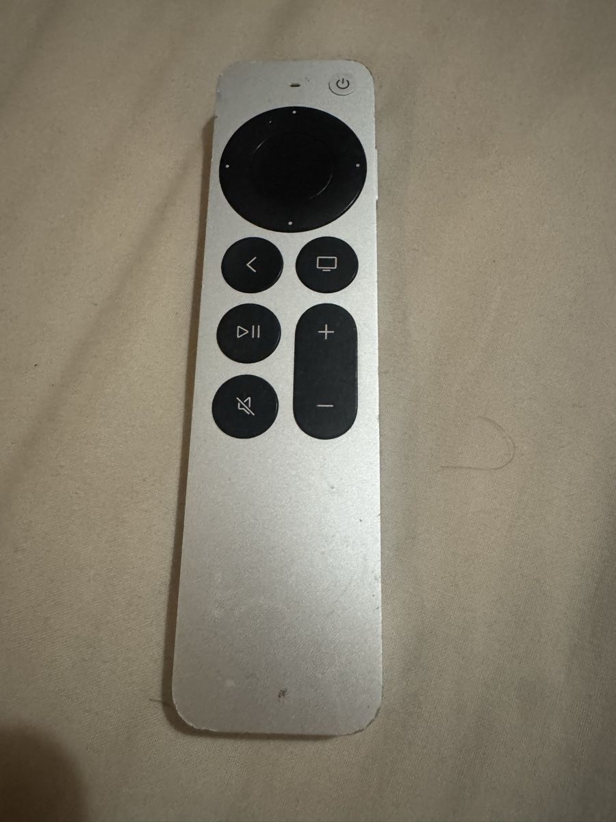 Apple Telecomandi: Apple Siri Remote  – Usato da Biel/Bienne venduto da Baol1