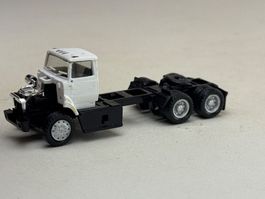 EB- Herpa US Zugmaschine weiss ohne Motorhaube