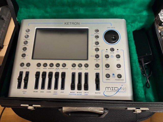 Ketron Strumenti musicali: Ketron Midi Pro – Usato da Suhr venduto da Audiobruno