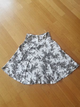 Rock mit Blumen Muster Grösse S