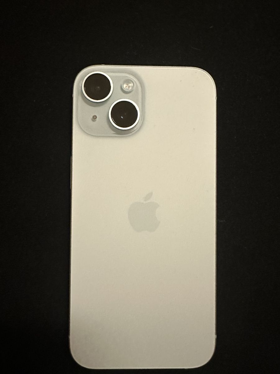 Apple Telefoni cellulari / Smartphones: iPhone 15 – Nuovo (secondo la descrizione) da La Chaux-de-fonds venduto da car_x6wf 1