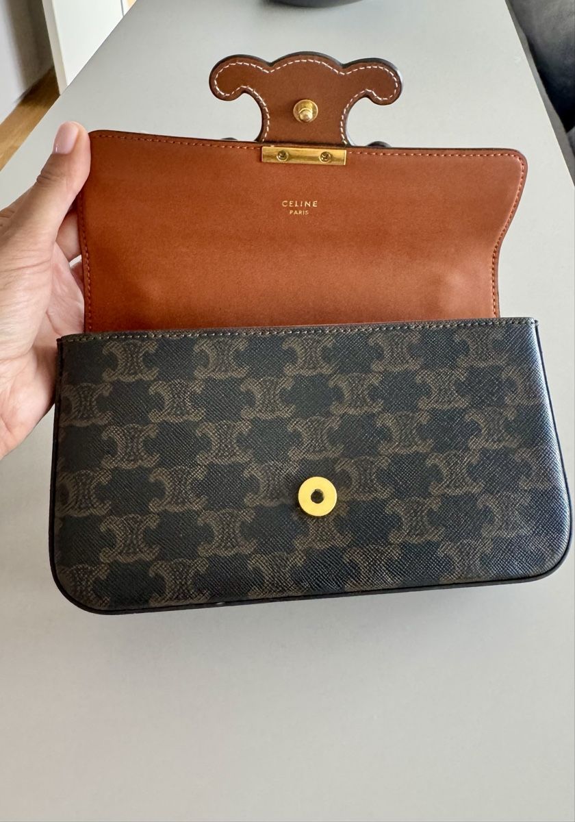 Celine Sacs femmes: Celine Triomphe Canvas Chain Shoulder Bag Tan  – D'occasion à Dübendorf par Pink.Blue 6