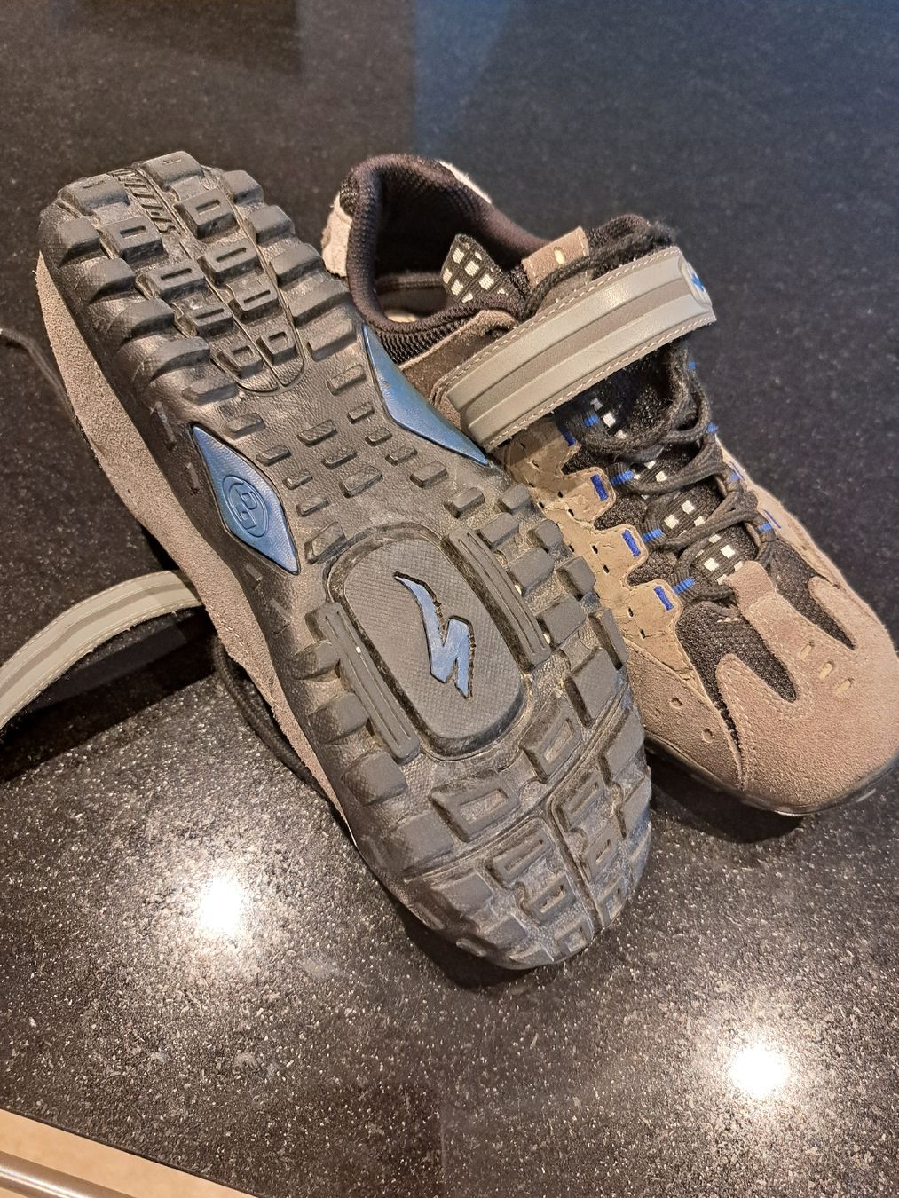 Scarpe da donna: Veloschuhe 40 Damen – Usato da Amriswil venduto da Adihas 1