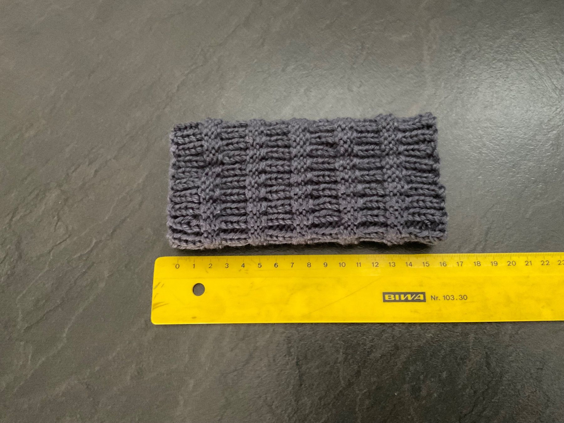 Guanti & manicotti: Handgestrickte Pulswärmer Amedisli Grau – Nuovo (secondo la descrizione) da Wetzikon ZH venduto da FeeF 1