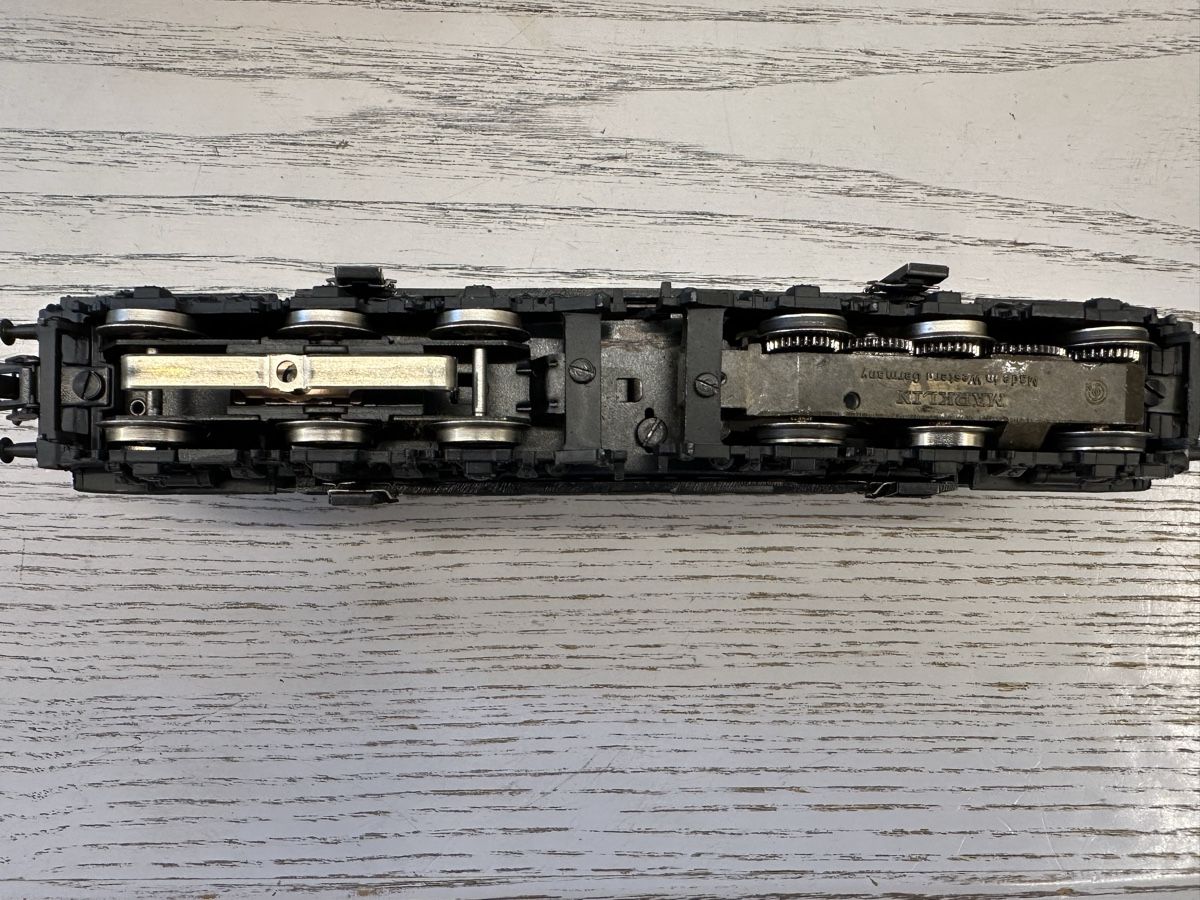 Märklin Modellini di ferrovie: Märklin 3022 DB BR 194 – Usato da Lupsingen venduto da New-Haven 5