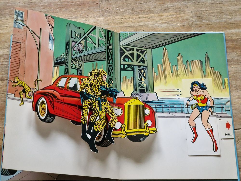 Wonder Woman - A Pop Up Book DC Comics 1980 (Gebraucht) in Güttingen ...