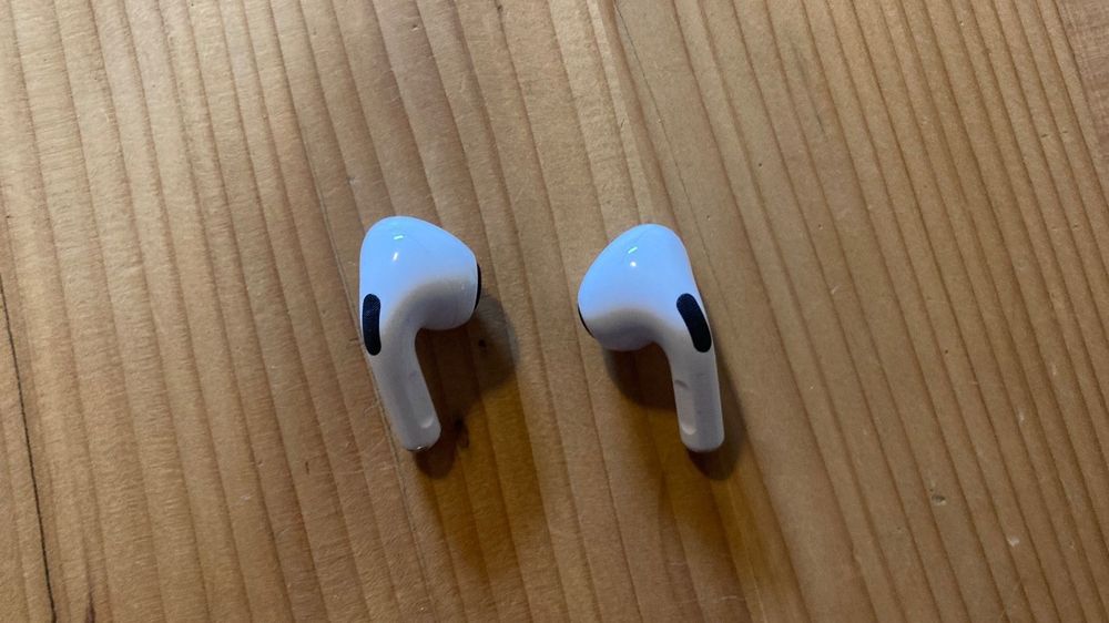 AirPods Pro + Neue Aufsätze (M) Kaufen auf Ricardo