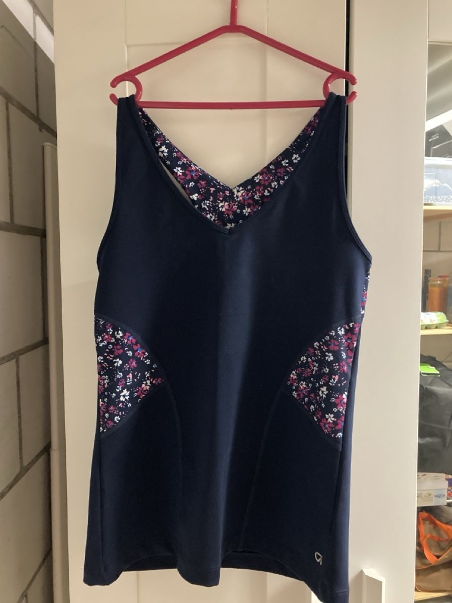 Tops: Sport top  – Gebraucht aus Urtenen-Schönbühl von alessibas