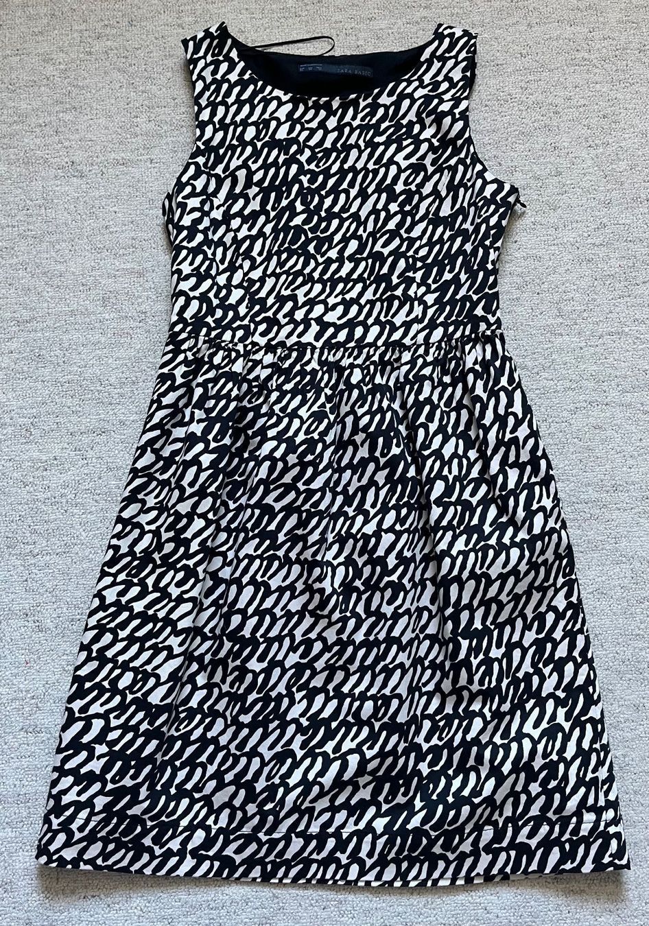 Zara Vestiti: Robe courte " Zara basic " kurzes Kleid – Usato da Echandens venduto da pepite30 3