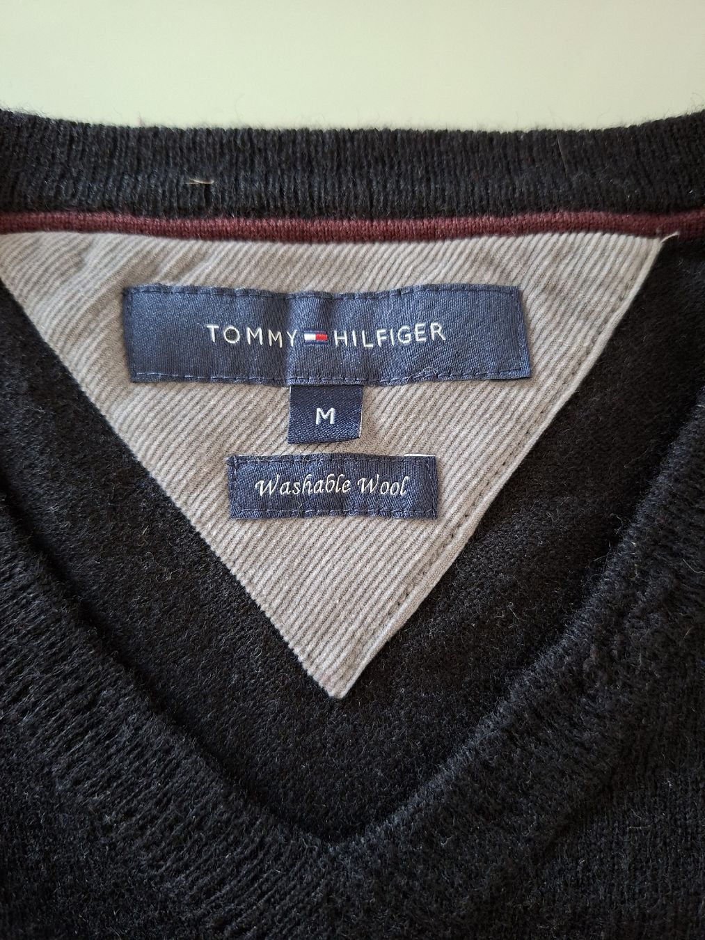 Tommy Hilfiger Pullover & Sweatshirts: Pull en laine  noir Tommy Hilfiger, taille M, – Gebraucht aus Renens VD von ser_j2fn 5