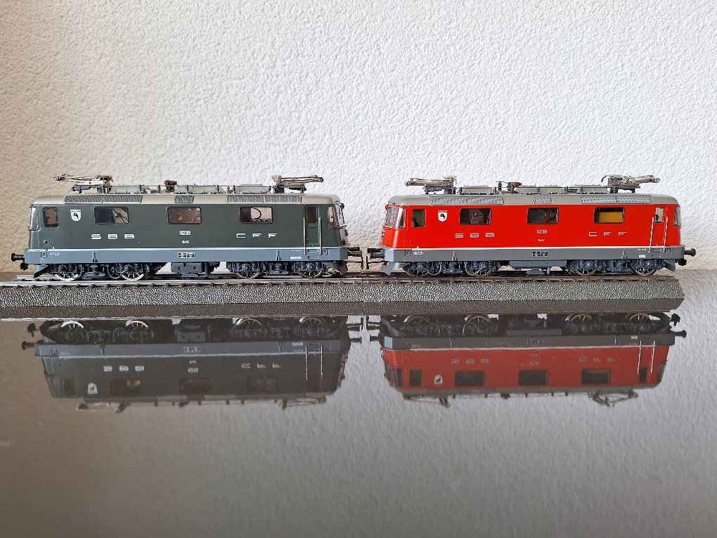 Hag HO. 2 locomotives CFF Re 4/4 II avec écusson Porrentruy (Neu ...