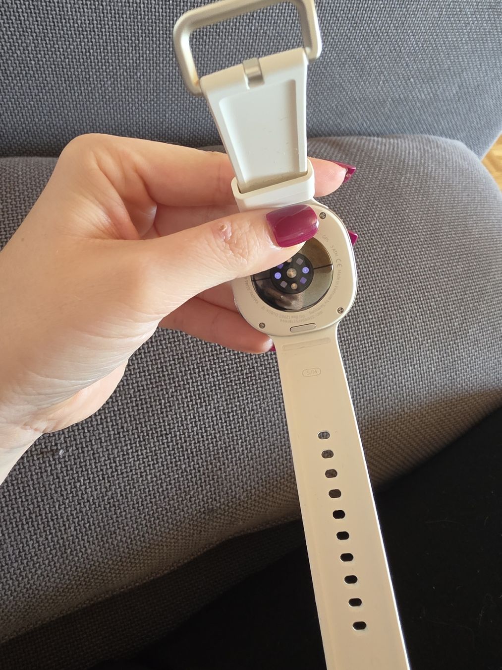 Samsung Smartwatch: Samsung Watch 9 | Wifi + Celular | 40mm – Nuovo (secondo la descrizione) da St. Margrethen SG venduto da Elleiseverywhere 1