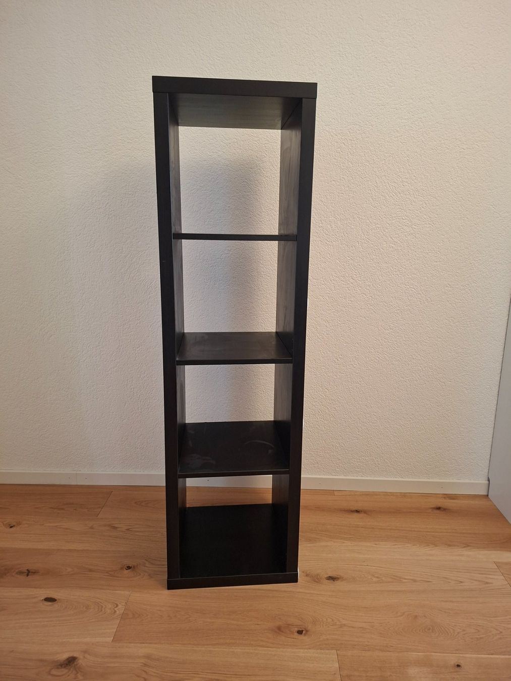 Ikea Regale: Kallax 1x4 – Gebraucht aus Solothurn von RaffiffaR 1