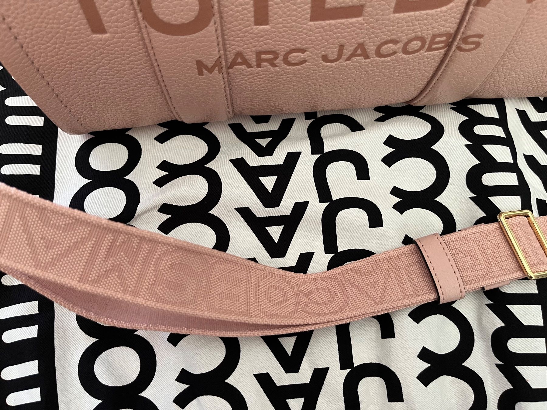 Marc Jacobs Sacs femmes: Marc Jacobs Tote Bag Rose Leather – Neuf (Voir description) à Reinach BL par pinklemonade 1