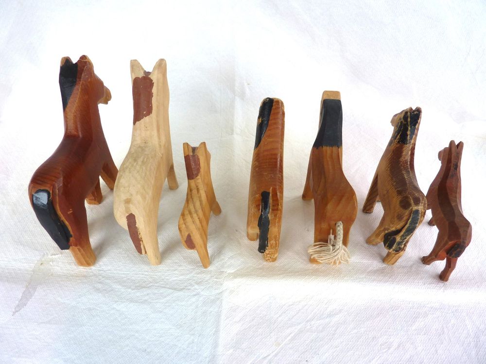 7 Pferde aus Holz, verschiedene Grössen, alt (Gebraucht) in Lustmühle ...