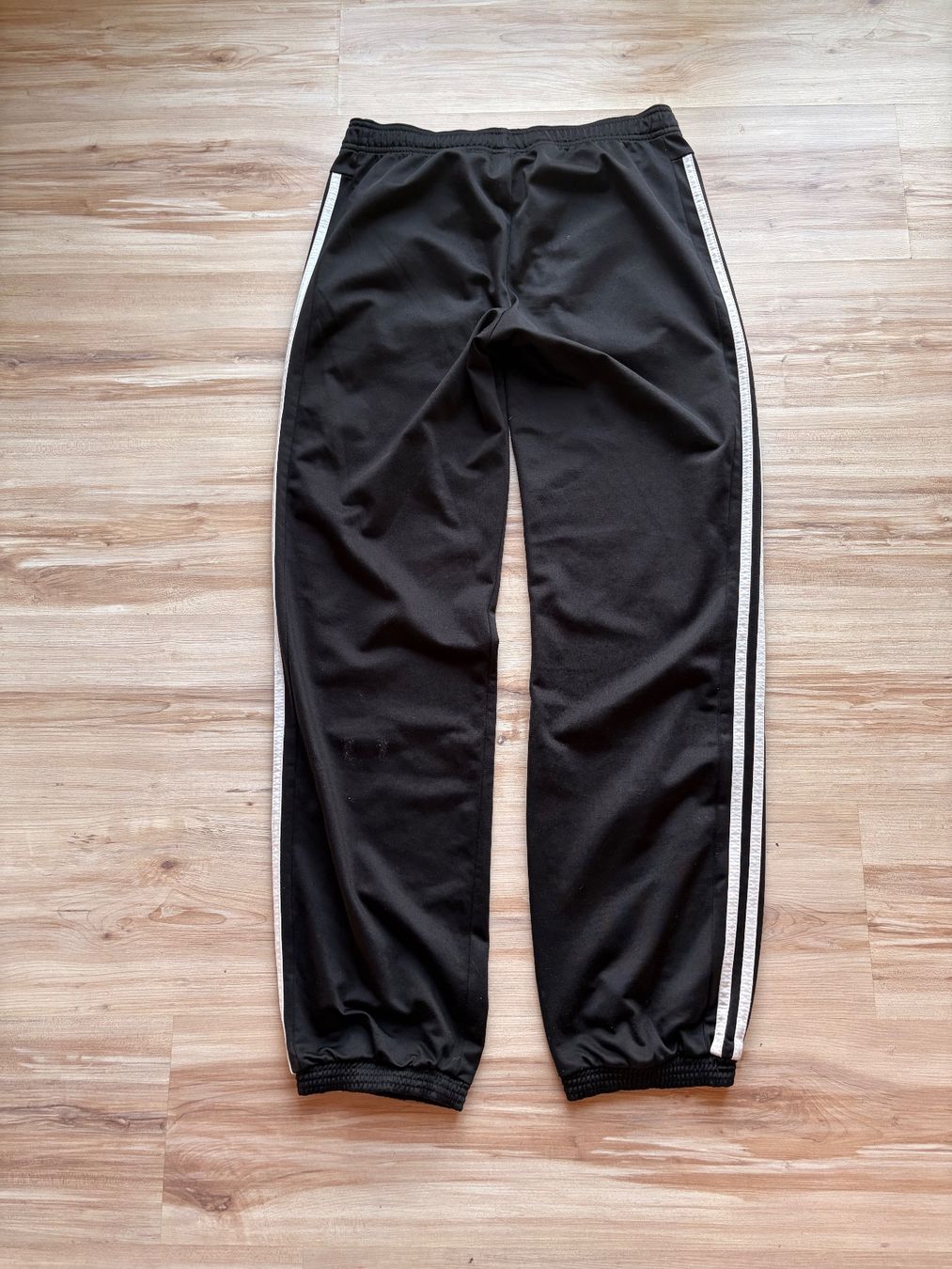 Adidas Pantaloni: Adidas Trackpants – Usato da Wigoltingen venduto da _vntg_ 3