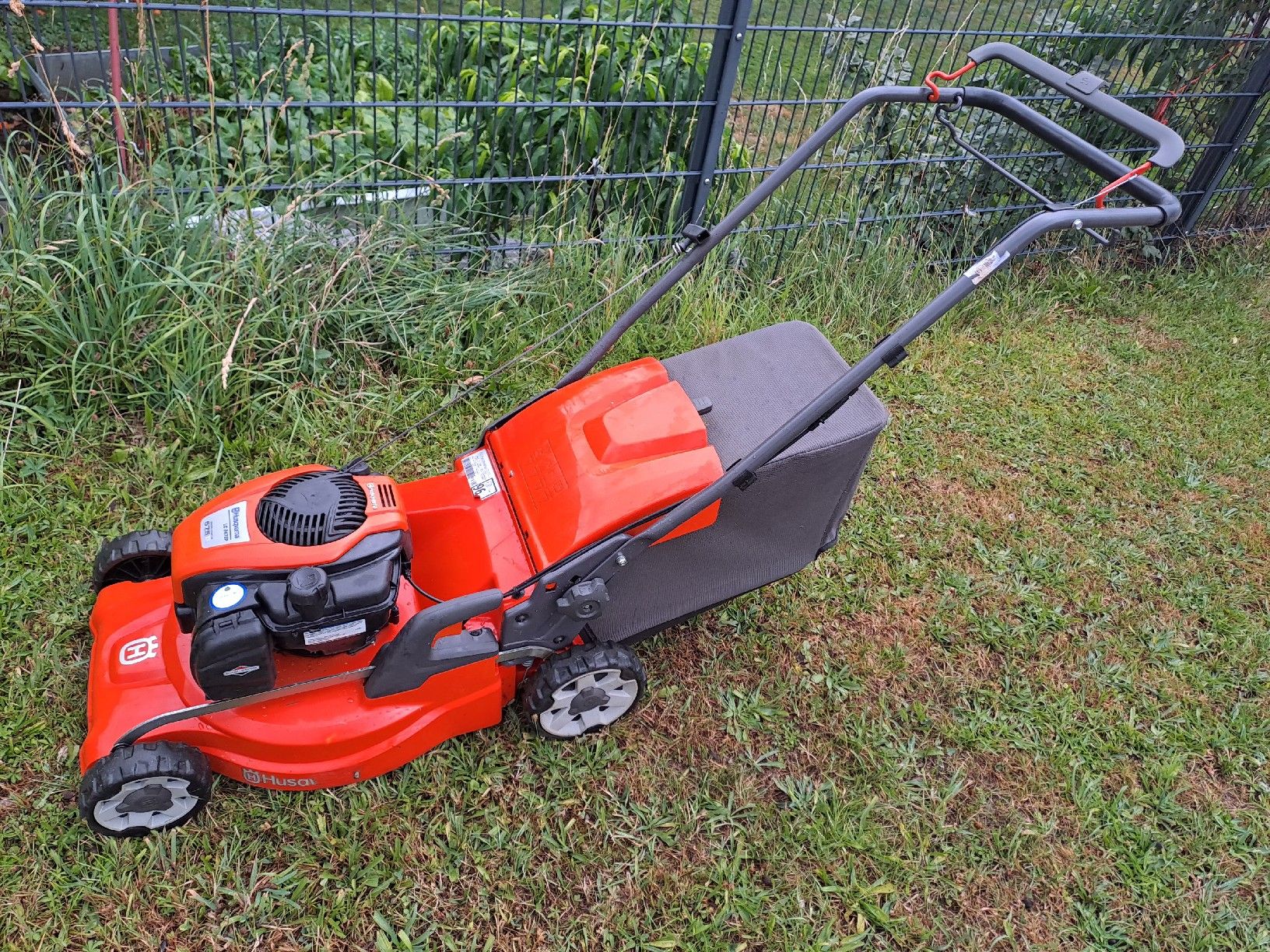 Husqvarna Tagliaerba: Husqvarna Rasenmäher – Usato da Gossau SG venduto da MX450