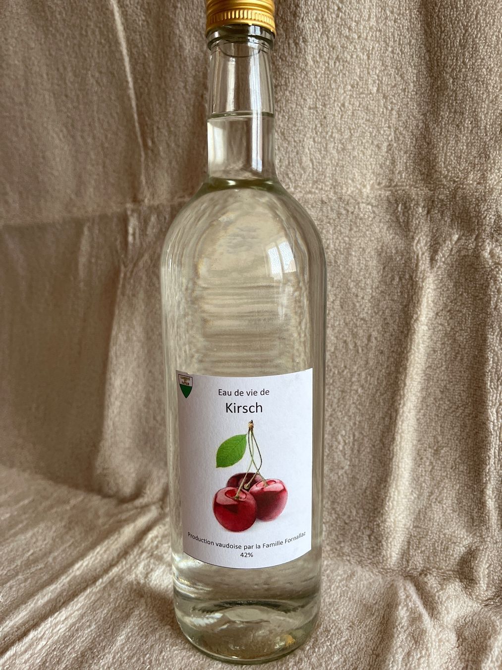 Bevande alcoliche: Bouteille d’eau de vie de Kirsch – Nuovo (secondo la descrizione) da Goumoens-la-ville venduto da sfornallaz