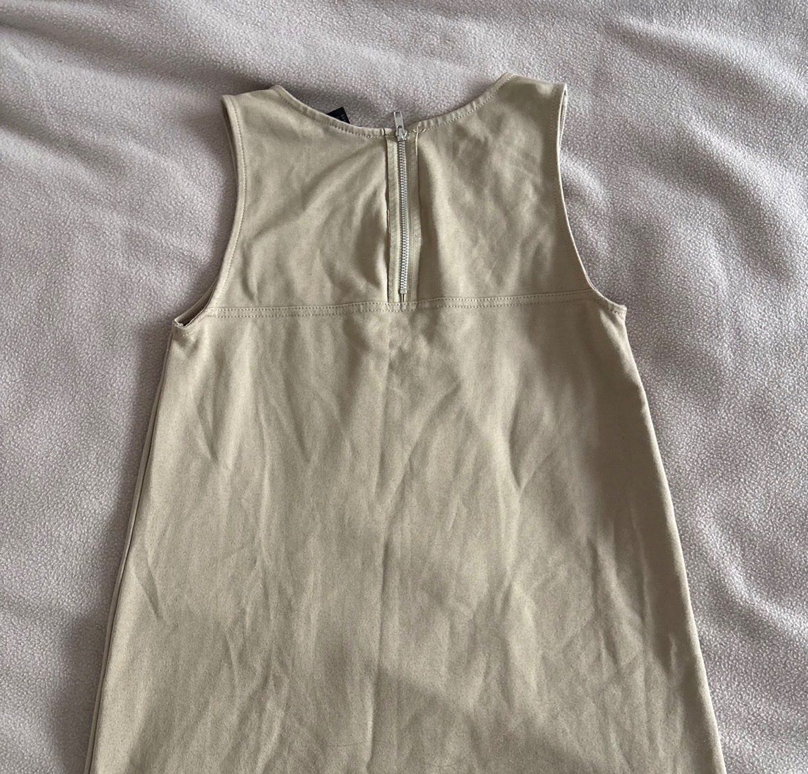 H&M Kleider: Beige dress, taille M – Gebraucht aus Montreux von m.mlkstn 3