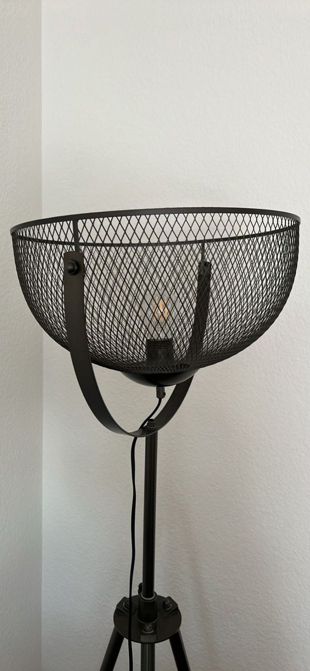 Lampen: Wohnzimmer Lampe – Gebraucht aus Bern von Kampfus 2