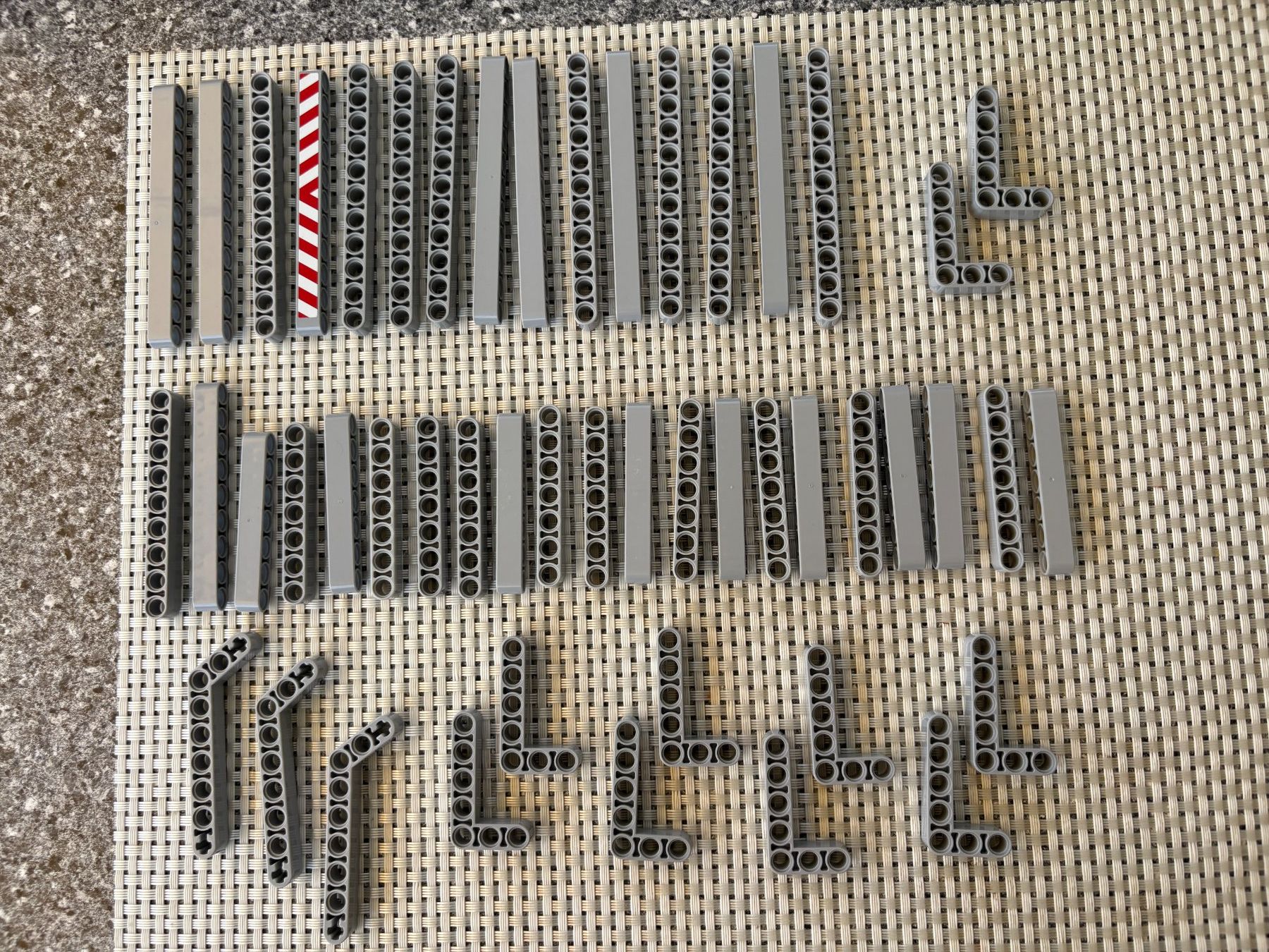 Lego Baukästen: Lego Technik hellgraue runde Lochbalken LotX – Gebraucht aus Buochs von Techtelmechtel