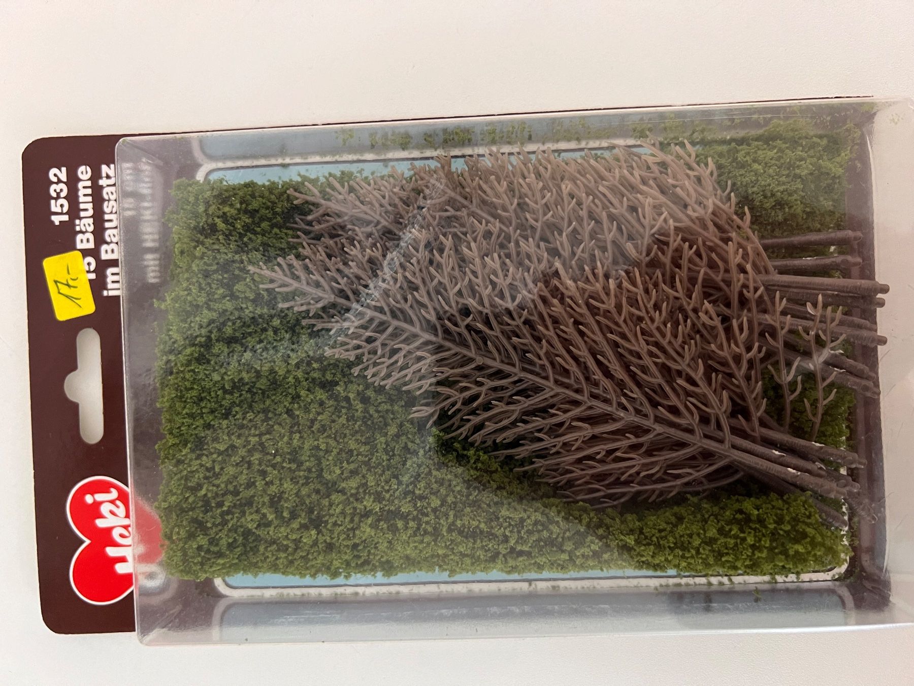 Heki Modelleisenbahnen: Baum-Bausatz von Heki -NEU (H0) – Neu und originalverpackt aus Basel von  1